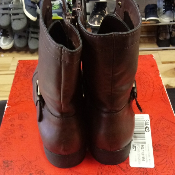 American Rag - Picture 3 of 4